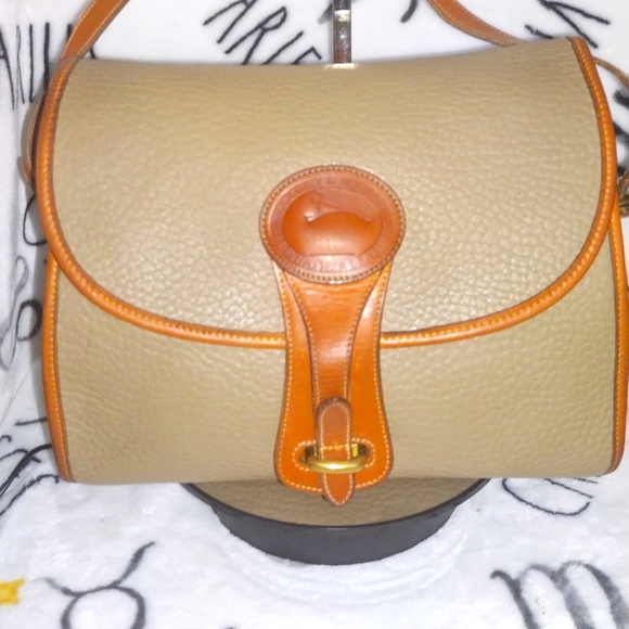 Dooney & Bourke Handbags - 🔥 Dooney & Bourke All Weather Leather bag 🔥